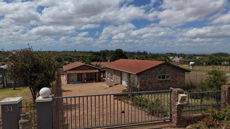 2 Bedroom Property for Sale in Albertinia Western Cape